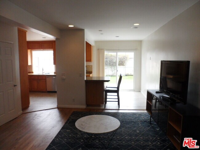 Photo - 12566 Woodbine St