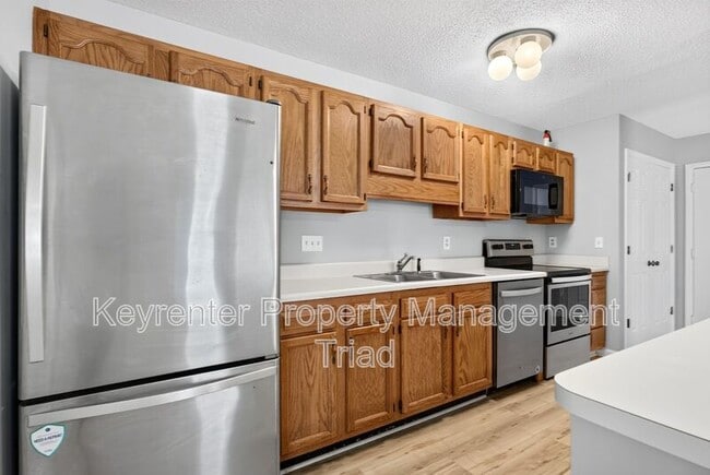 Photo - 3701-377D Cotswold Terrace