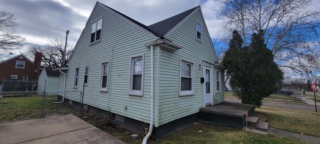 Photo - 15851 Curtis St