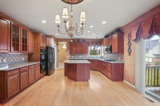 Photo - 6569 Whispering Woods Dr