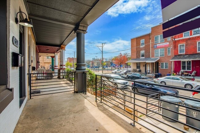 Photo - 649 N 33rd St