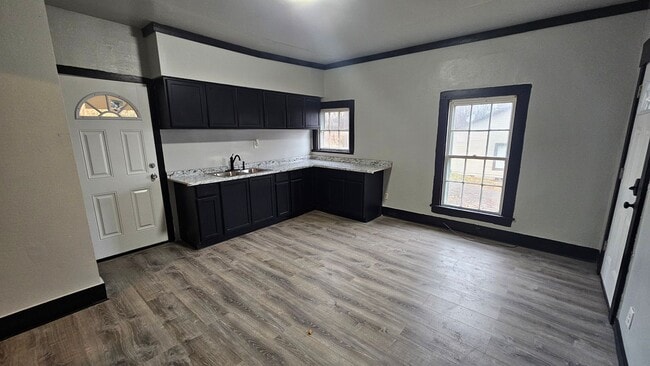 Photo - 118-118.5-1185 Wood St Unit 118 Wood St