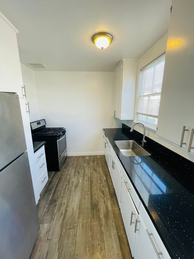 Photo - Dixon Delano Apartments