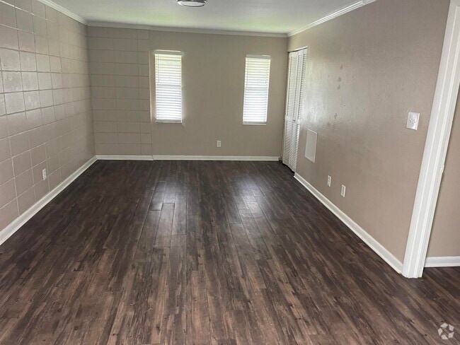 Building Photo - 1919 Dawsey St Unit 4 Rental