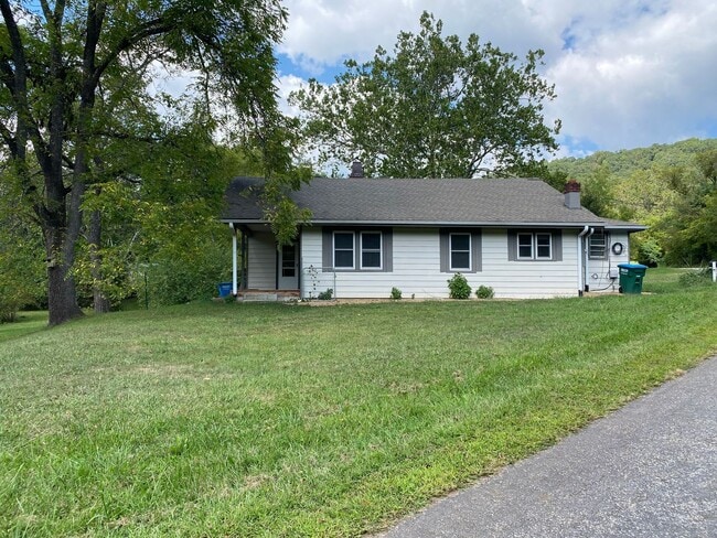 Building Photo - 40 Little Knob Rd