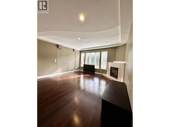 Photo - 4560 Granville Ave