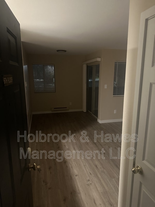 Building Photo - 4531 Boardwalk Dr