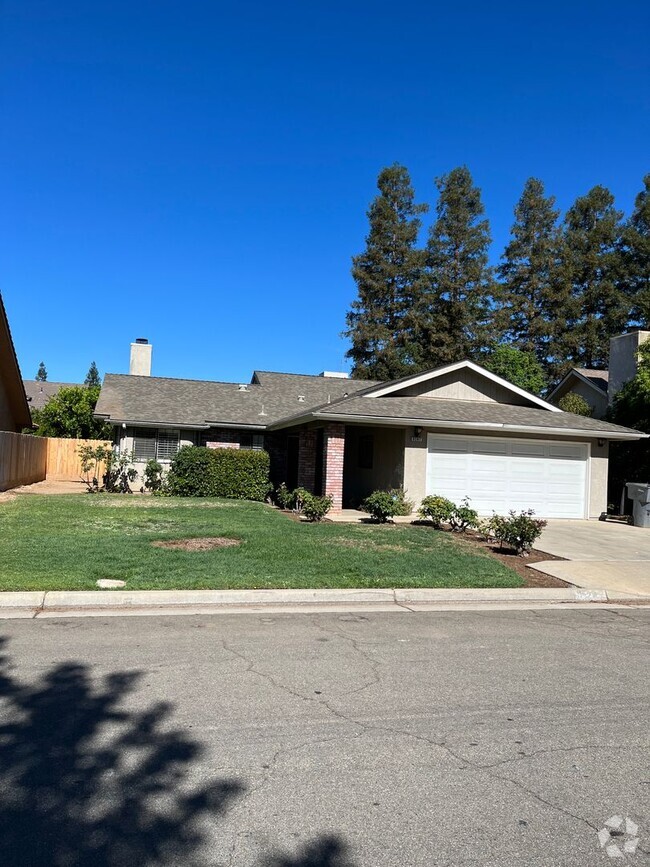 Building Photo - Attractive Northeast Fresno 3 bedroom 2 ba... Rental