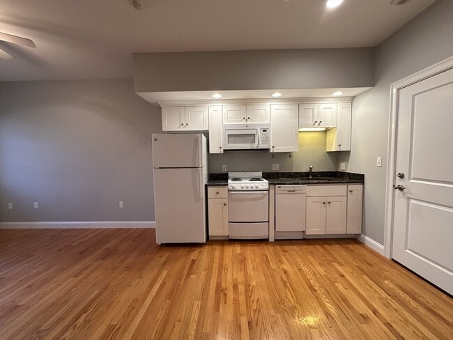 Photo - 60 Pearl St Apartment Unit 304