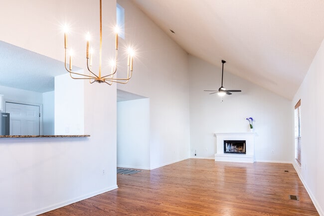 Photo - 541 Pointe South Dr