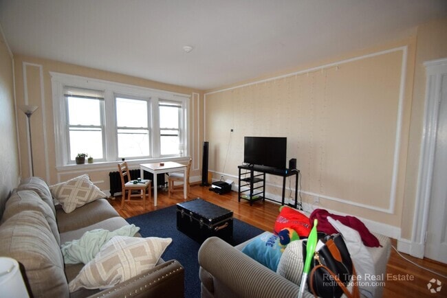Building Photo - 2001 Commonwealth Ave Unit 1 Rental