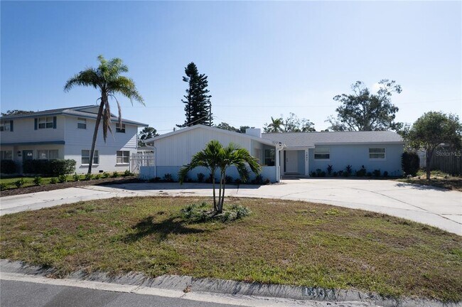 Photo - 1897 Dolphin Blvd S