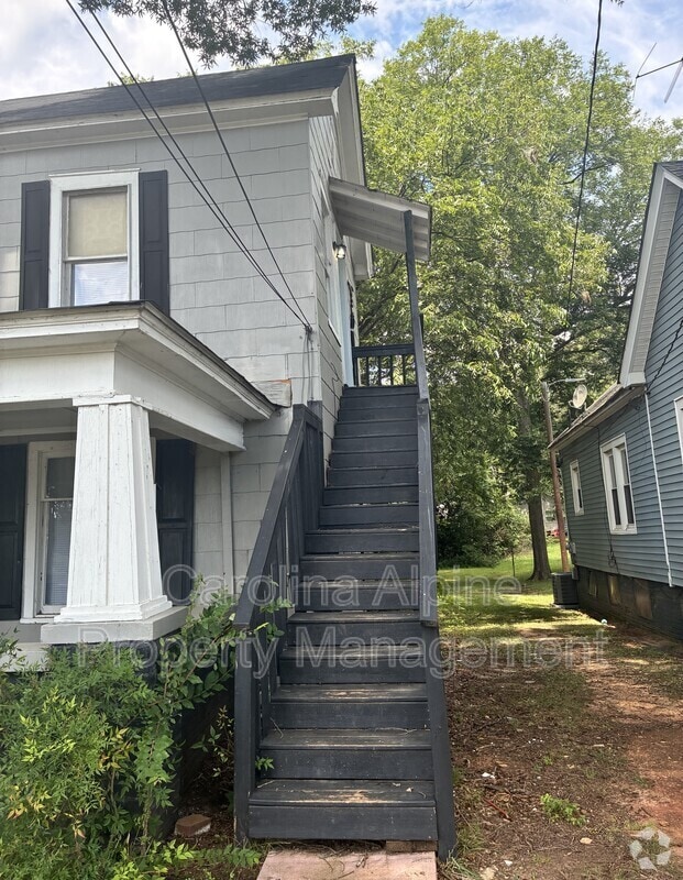 Building Photo - 1028 S Main St Rental