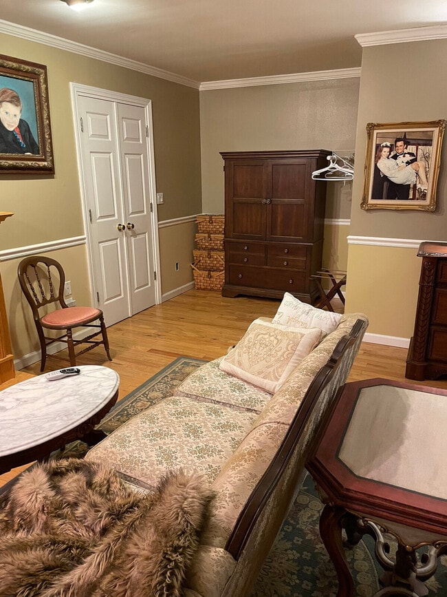 Building Photo - 175 Laveta Ln Unit ID1343305P