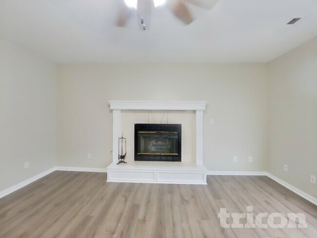 1716 Lynn Cir