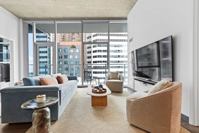 Building Photo - 54 E Randolph St Rental