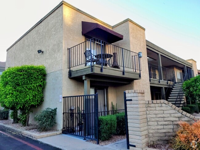 Building Photo - 2228 E Campbell Ave Unit 201 Rental