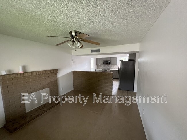 Building Photo - 11620 Versailles Ave NE Rental