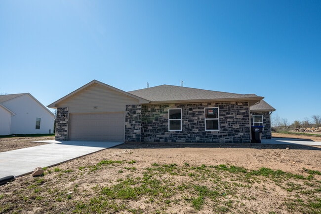 Photo - 644 McKay Way