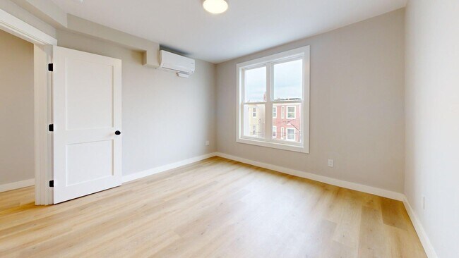 Photo - 273 Maverick St Unit 7