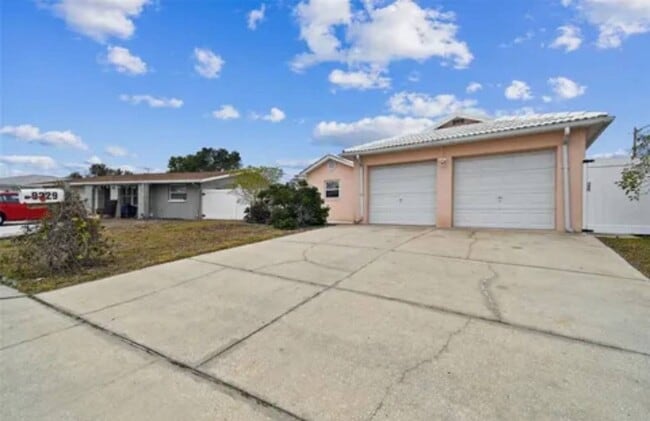 Building Photo - 9229 Haverford Ln Rental
