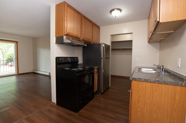 Building Photo - York Ave Apts