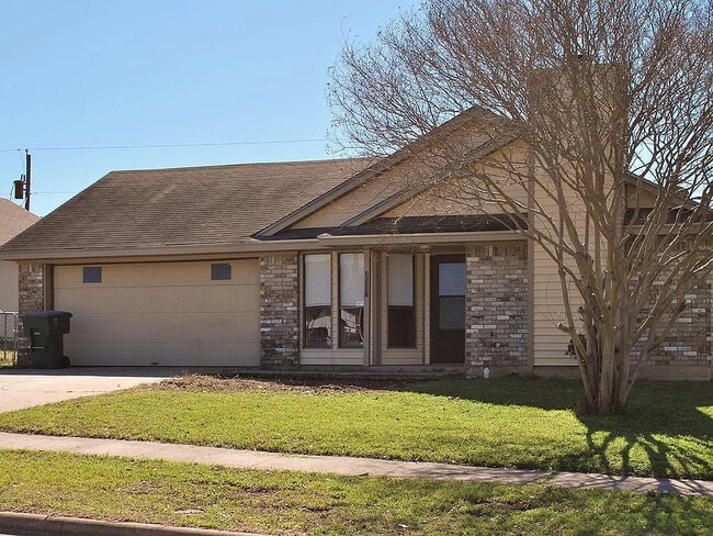 Photo - 3502 Chisholm Trail