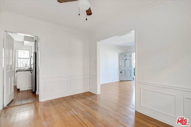 Photo - 142 N Hamilton Dr Unit A