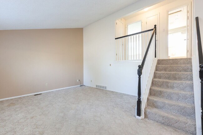 Photo - NW Longmont Spacious Tri Level.