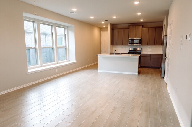 Photo - 27015 Bel Air Pt Ln