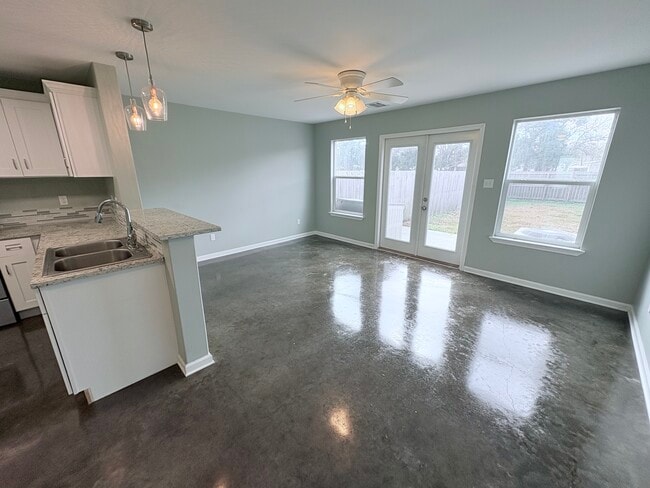 Photo - 1610 Dehart Dr