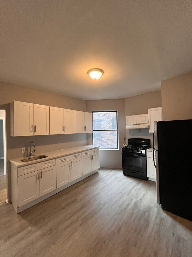 Building Photo - 6 Bergen Ave Unit 36