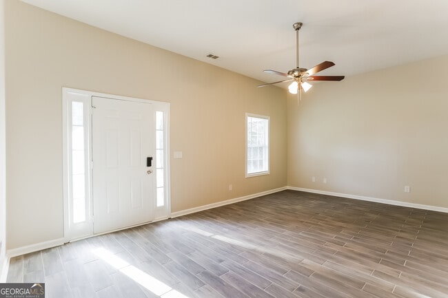 Photo - 719 Woodwind Dr