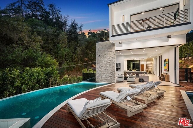 Photo - 1200 Angelo Dr