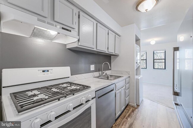 Photo - 11240 Chestnut Grove Square Unit 31