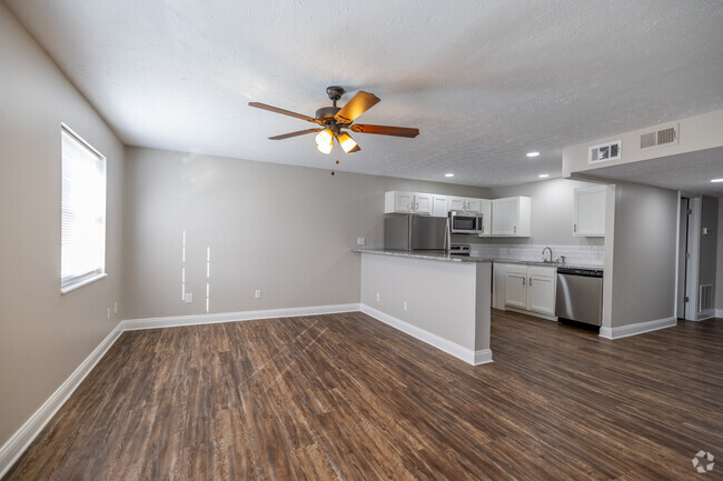 1BD, 1BA - 686SF - Landing at Tates Creek (Laundry Included!) Apartments