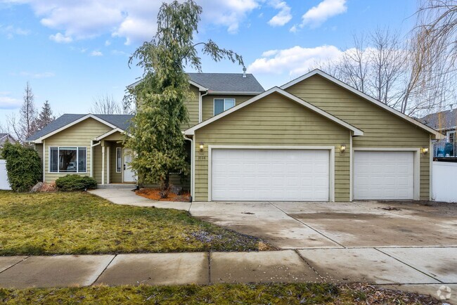 Building Photo - Beautiful Mead School District Home