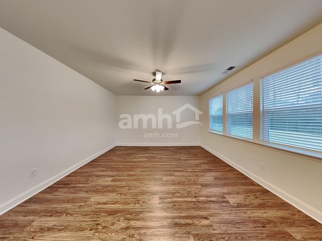 Photo - 2908 20th Ave W