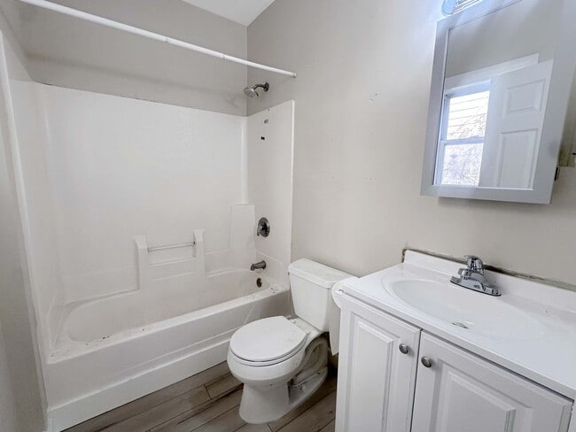 Photo - 309 Seward Ave NW Unit 1