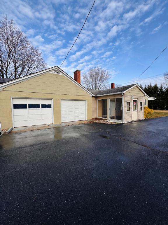 Photo - 277 Maloney Rd