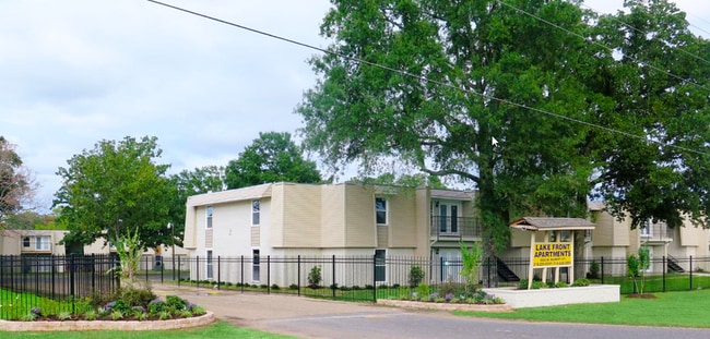 Apartamentos con vista al lago - Lakefront Apartments