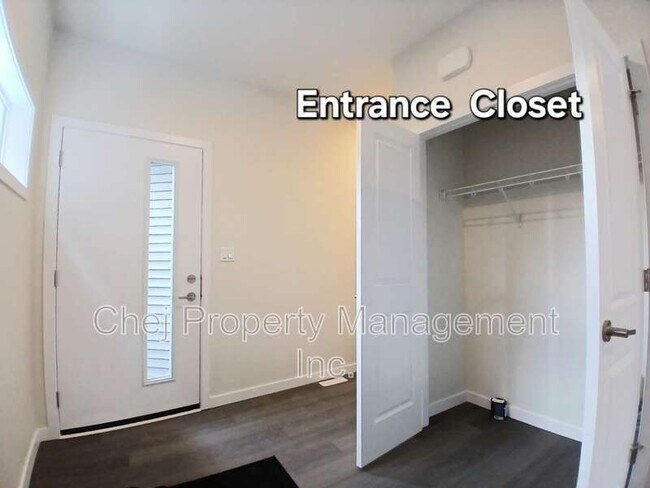 Photo - 807 Rowan Cl SW