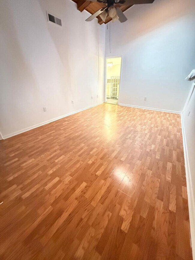 3333 Oak Dr