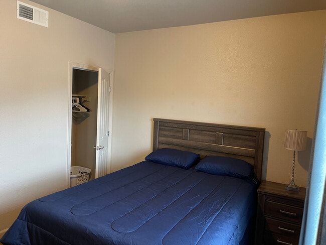 Guest bedroom, view of the closet