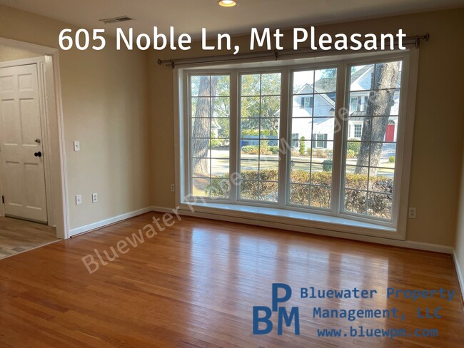 Photo - 605 Noble Ln