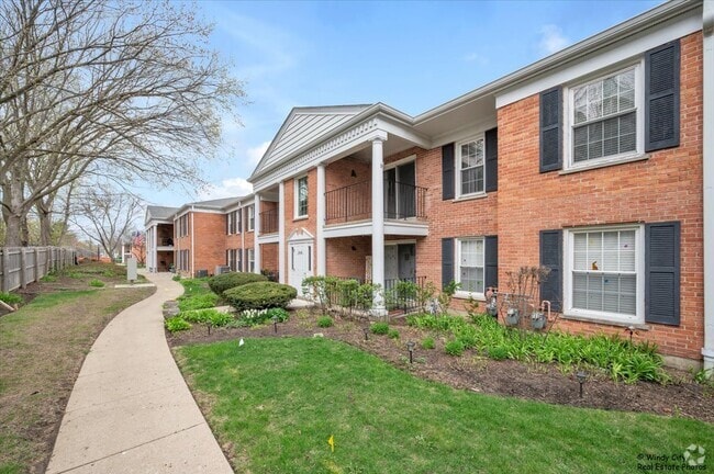 Building Photo - 510 Shorely Dr Unit 201 Rental