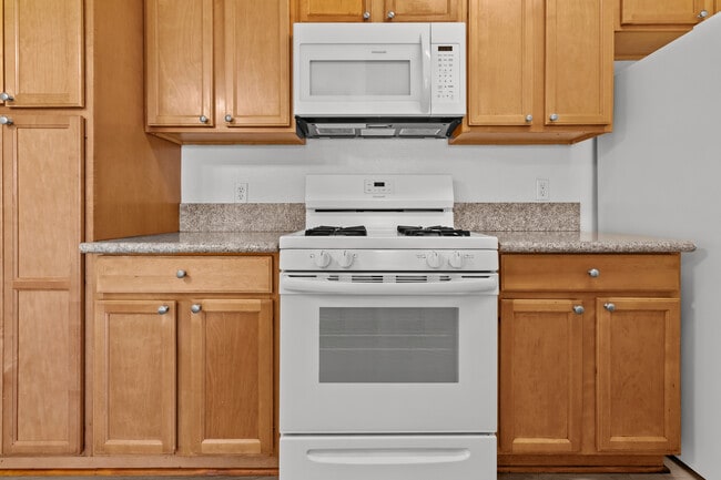 Baywood Villas Apartments