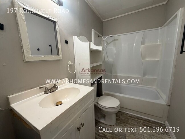 Photo - 197 Roosevelt Rd