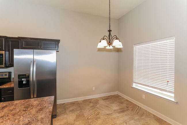 Photo - 7911 Hemlock Dr