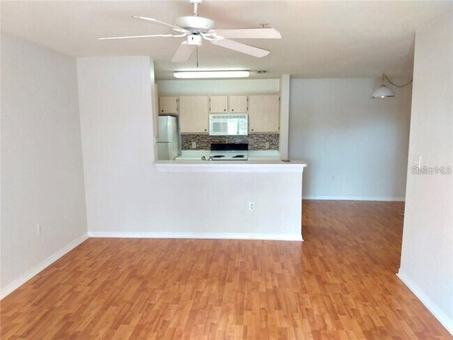 Photo - 5447 Vineland Rd Unit 1111
